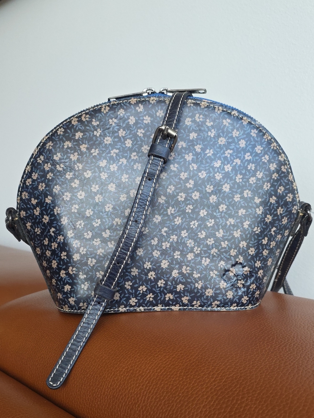 PATRICIA NASH Venezia Daisy Navy Blue Leather Crossbody Bag - Picture 2 of 13